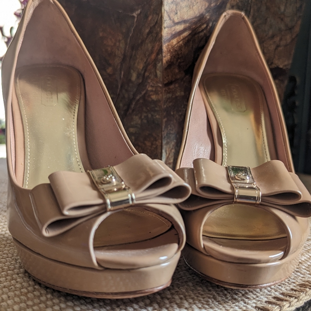 Coach" starla" patent warm blush pumps